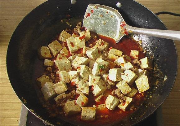 麻婆豆腐怎么做才正宗下饭？