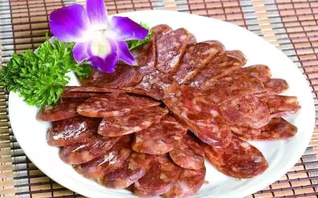 你家年夜饭几点吃？