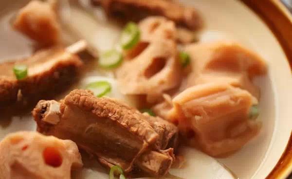 你家年夜饭几点吃？