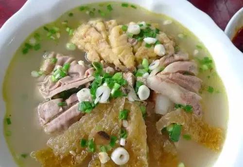 你家年夜饭几点吃？