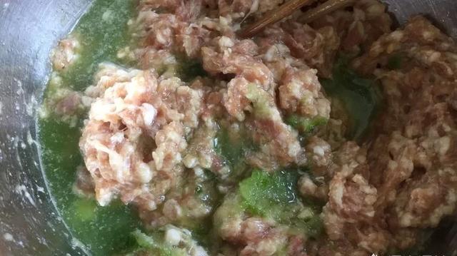 怎样调制猪肉萝卜饺子馅会比较好吃？
