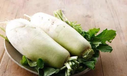萝卜做饺子馅儿的时候，焯水还是不焯水？