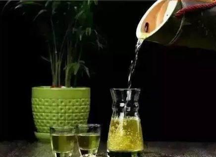 白洒什么时间注入竹子里，什么样的竹子可以注酒？