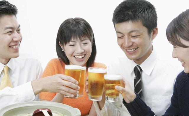 怎样鉴别啤酒？