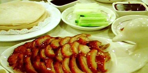 如果用一道菜肴来代表中国美食，你们会选择什么菜肴？原因是什么？