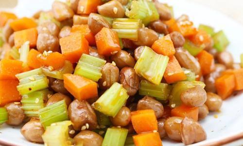 芹菜花生豆怎么凉拌？