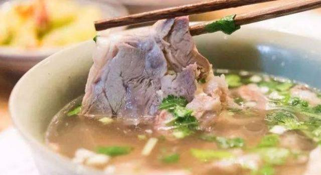 一锅肉汤，是汤的营养高还是肉的营养高？