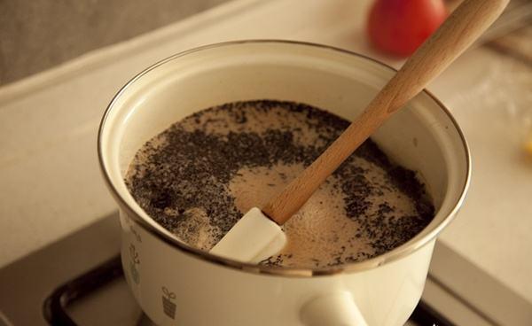 红茶怎么制作香滑可口的奶茶？