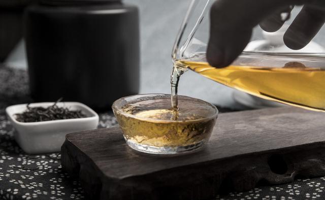 红茶怎么制作香滑可口的奶茶？