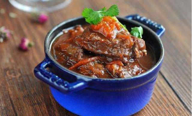 牛肉选择什么部位，才可以炖烂、不柴？为何？