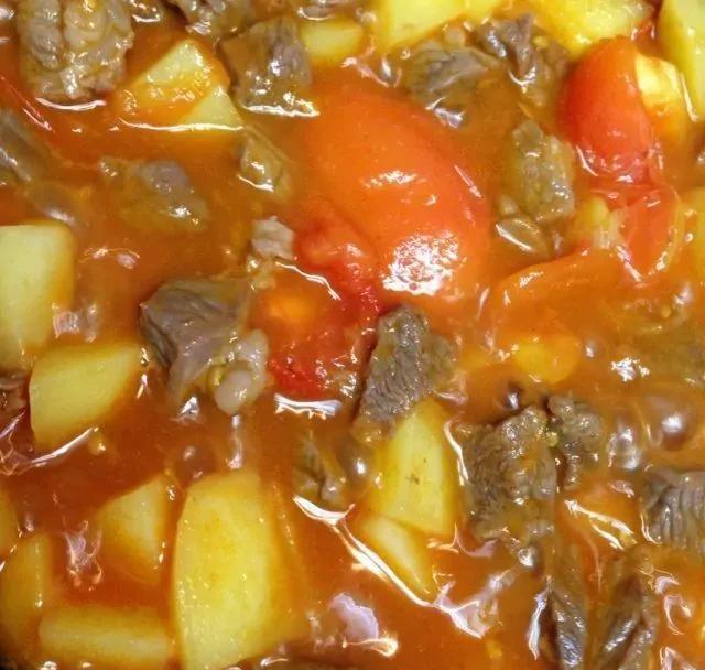 西红柿土豆炖牛肉怎么做才比较好吃？