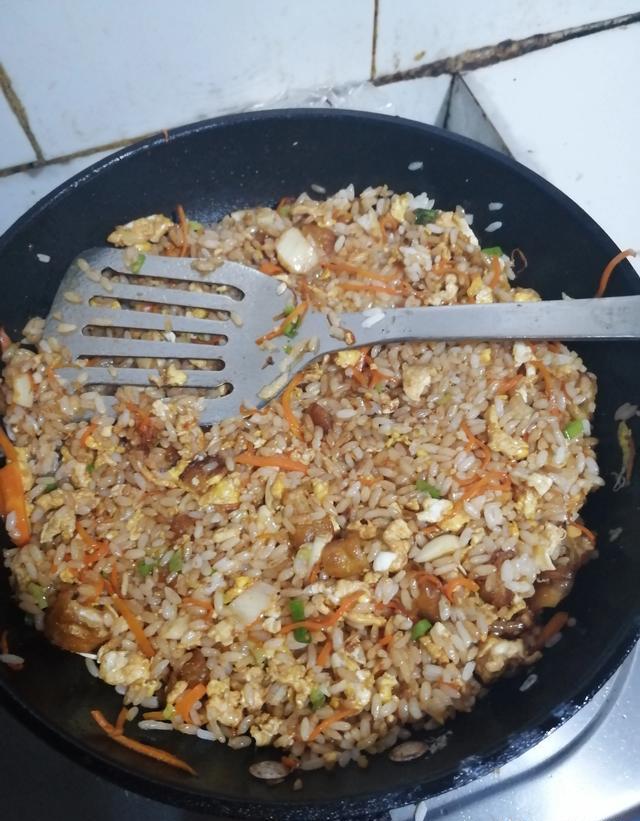 如果基本都是在家里做饭，你们每月生活大概要花多少钱？