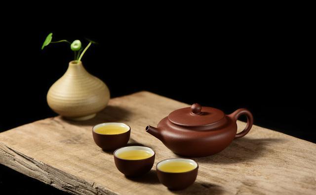 红茶，绿茶，普洱茶，这三种茶哪一种更有益于我们长期饮用？