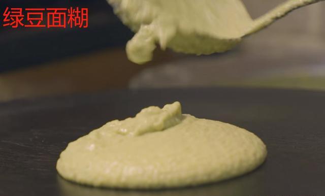 煎饼果子的酱料调制配方是什么？煎饼果子的面糊如何制作？