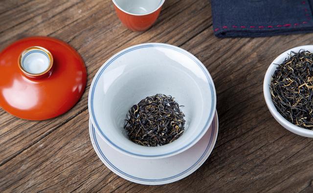 喜欢独自喝茶的人是什么样的人？
