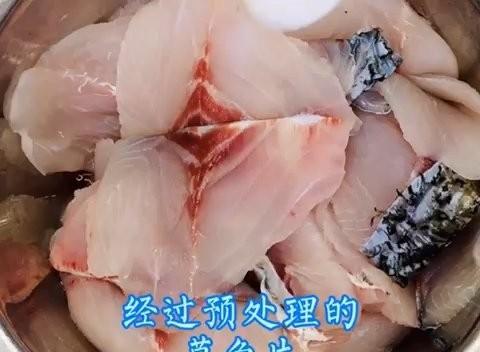 石锅鱼怎么炸的皮脆肉嫩的？