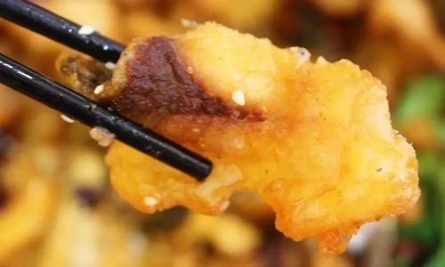 石锅鱼怎么炸的皮脆肉嫩的？