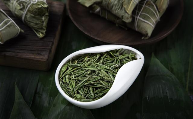 白茶属于绿茶的一种吗？白茶该怎么挑选？