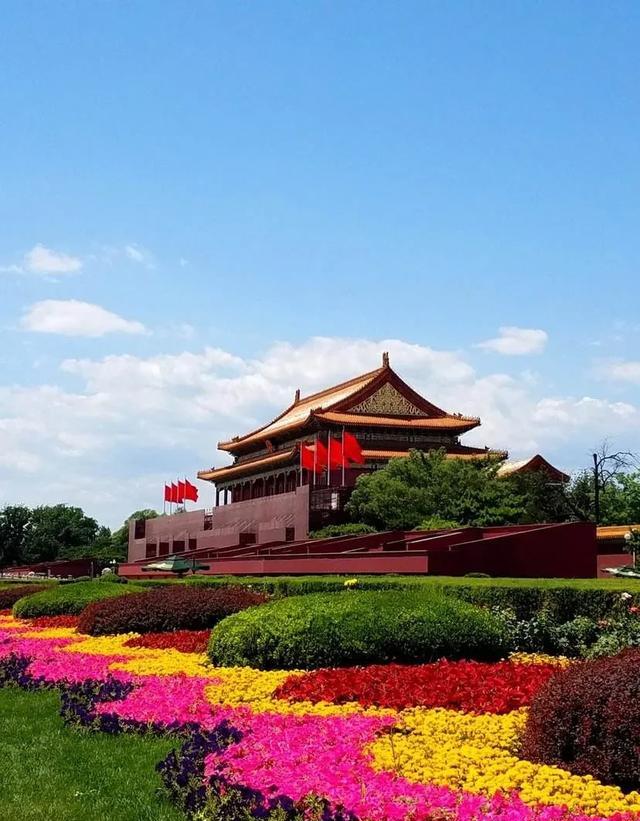 上联：五湖四海皆为客，如何对下联？
