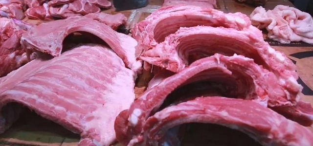 天价猪肉是如何造成的，还有可能回归到十多元一斤的时代吗？