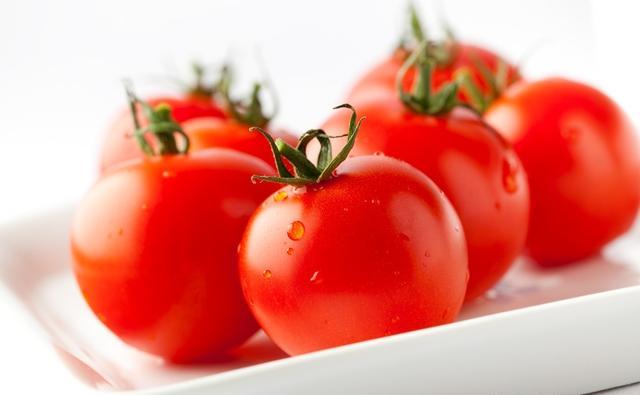 都说西红柿是用催红剂催红的，吃了对身体有害吗？