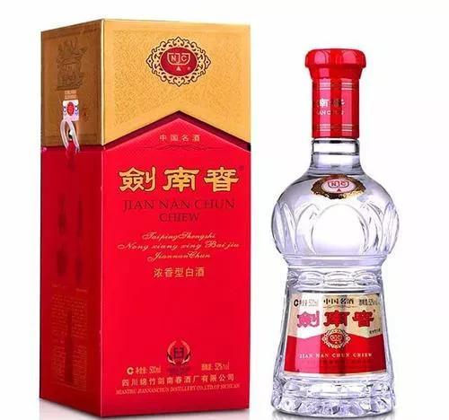 普通人家过年，年夜饭喝什么白酒合适？