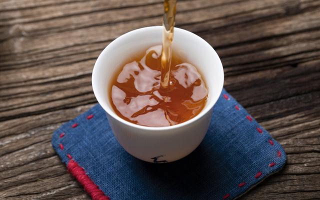 你觉得茶叶泡得浓一些好喝还是淡一些好？你觉得泡到第几次最好喝？