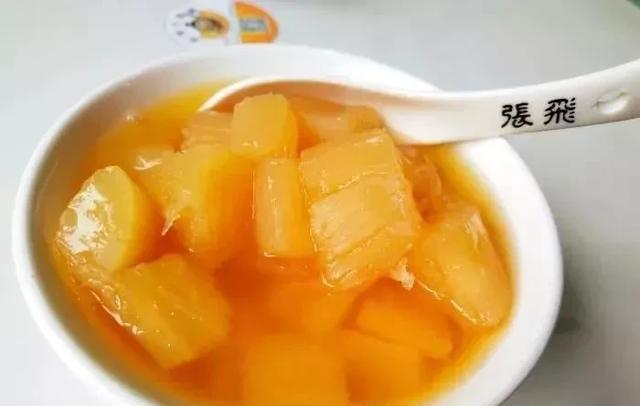 豆腐不可以和什么食物一起食用？\r
