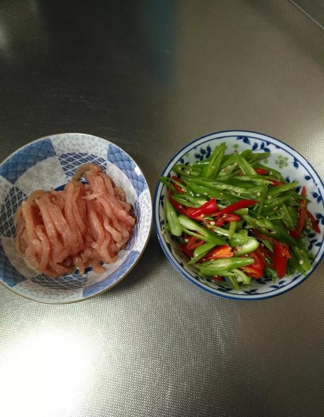 怎么做青椒肉丝？