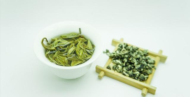 为什么有些白茶看起来很像绿茶？
