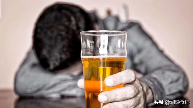 喝酒太多“断片”了，会伤害大脑吗？