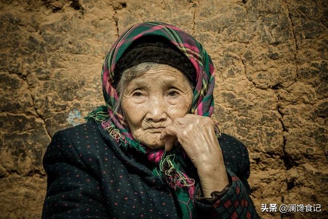 为什么农民没有退休金，多数农村60岁以上老人生活却非常幸福？